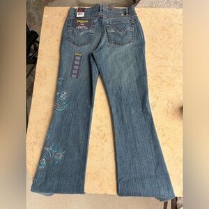 jean star boot cut brand new with embroidery detail jeans